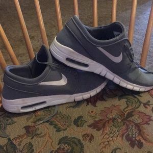 Size 9 Men’s Stefan Janoski Shoes